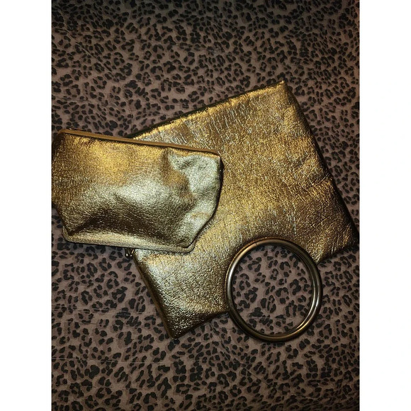 Women's Gold Ring Top Handle Bag and Clutch Set With Golden Gloves (AH) - Picture 2 of 10